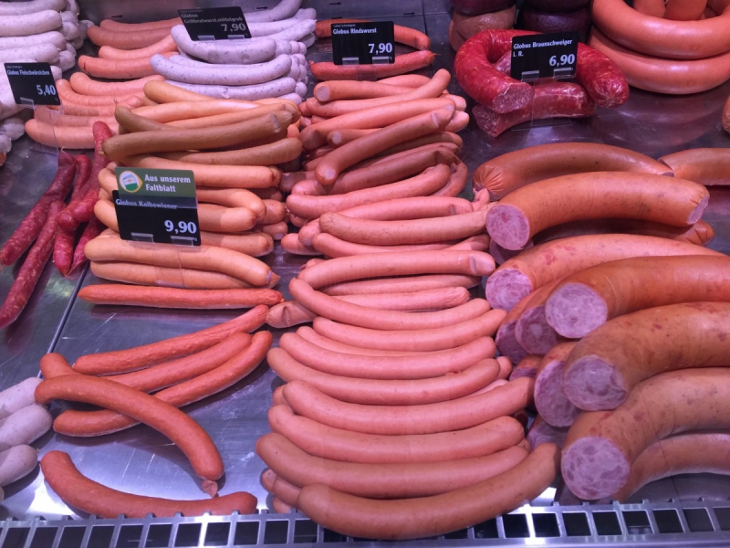 charcuterie-LA VERDIERE-min_sausages_meat_butchery-1069321